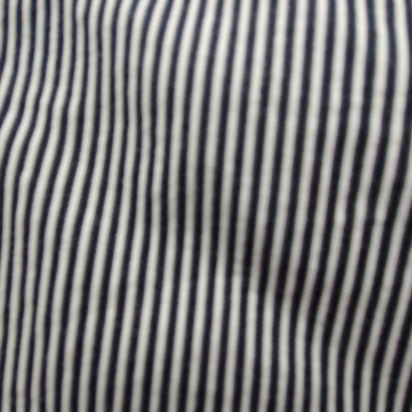 EUC Plus Size Land’s End Women’s Fit 2 Striped Flat Front Shorts – Size 18 - Picture 8 of 8